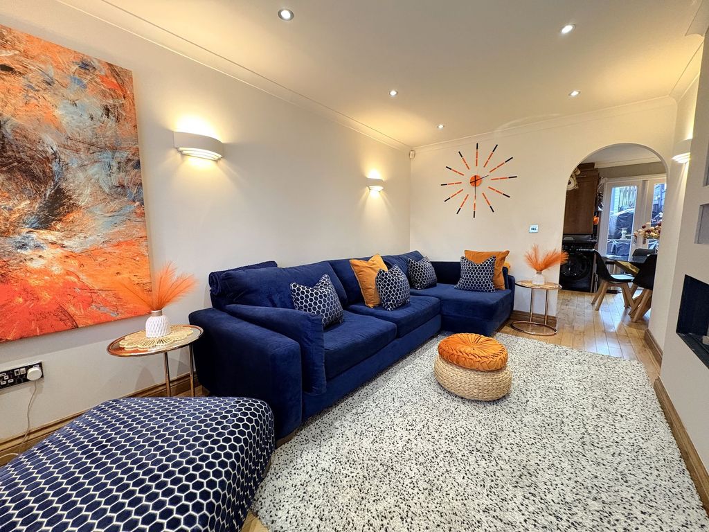 Property photo 2 of 22