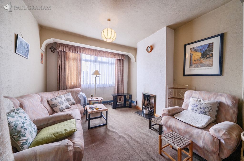 Property photo 2 of 20 8B7Bfd34-9758-409E-898c-F43Ecaaaa5Fb