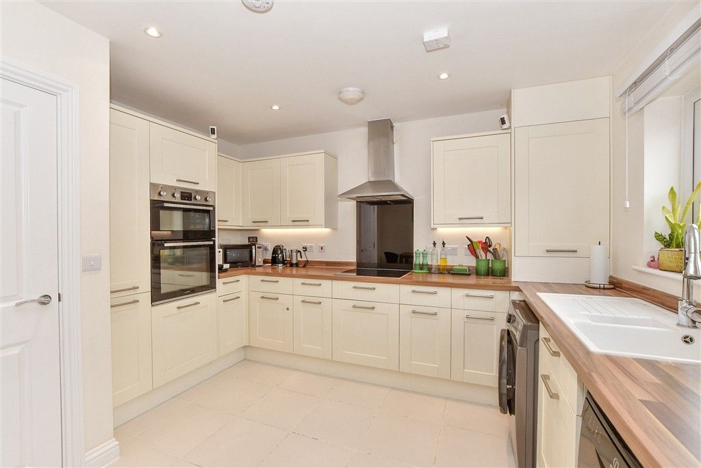 Property photo 2 of 15 Kitchen/Diner