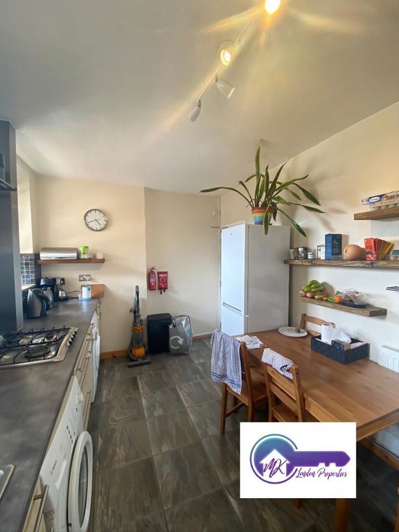 Property photo 2 of 11 Photo 2