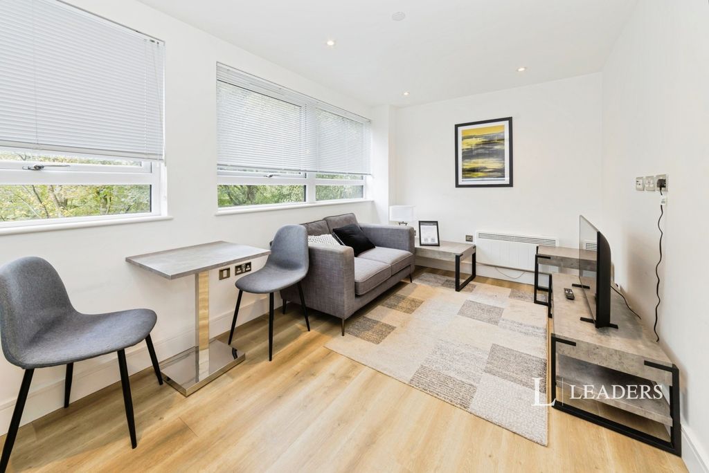 Property photo 2 of 15 Pbox-Img.Jpg