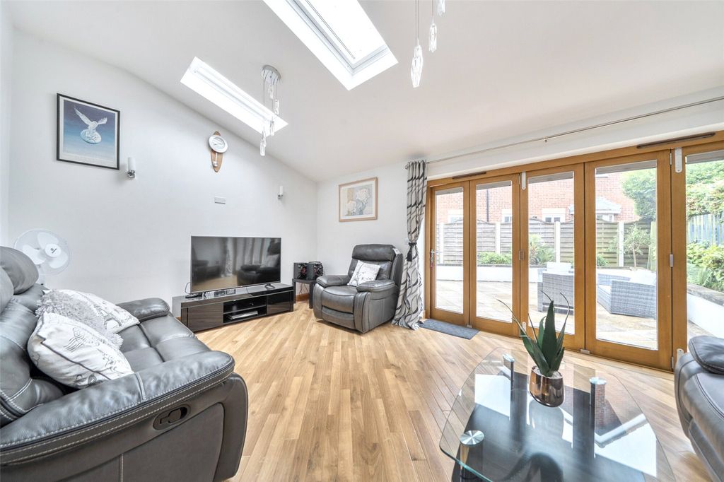 Property photo 2 of 22 Picture No. 64