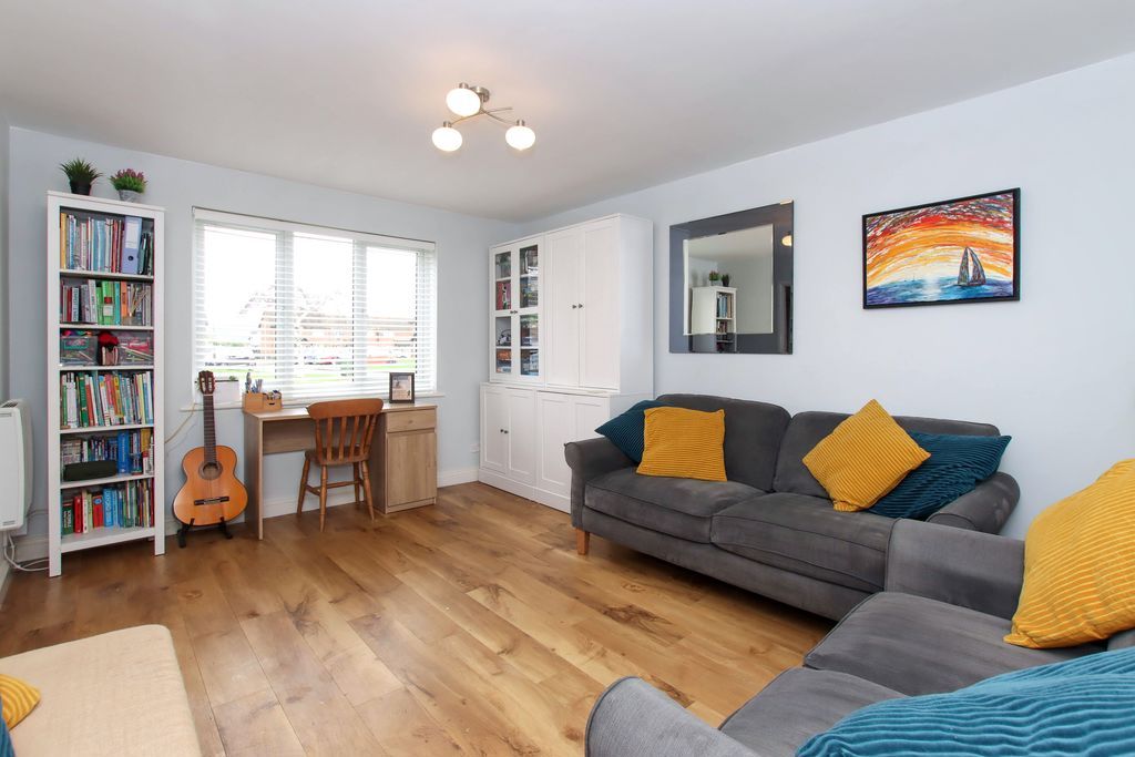 Property photo 3 of 16 Photo 12