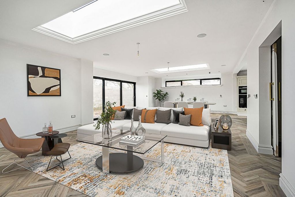 Property photo 1 of 29