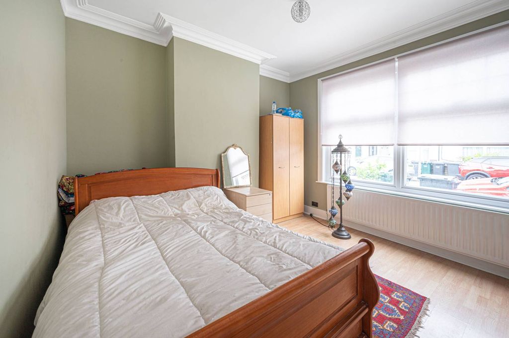Property photo 2 of 6