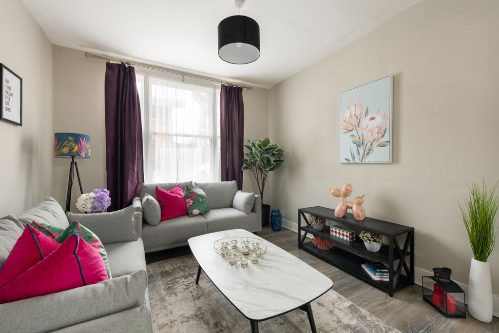 Property photo 3 of 21 2062342