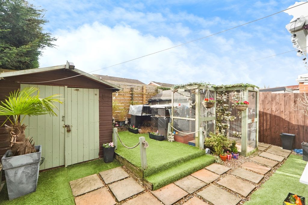 Property photo 2 of 17