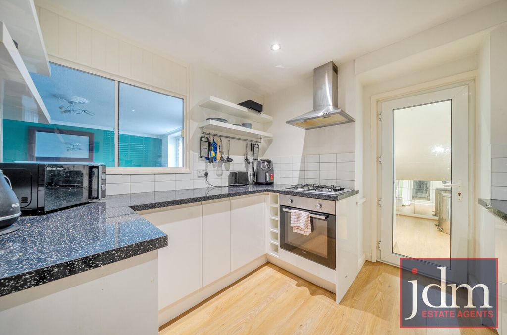 Property photo 3 of 11 A82Efb76-5828-477...