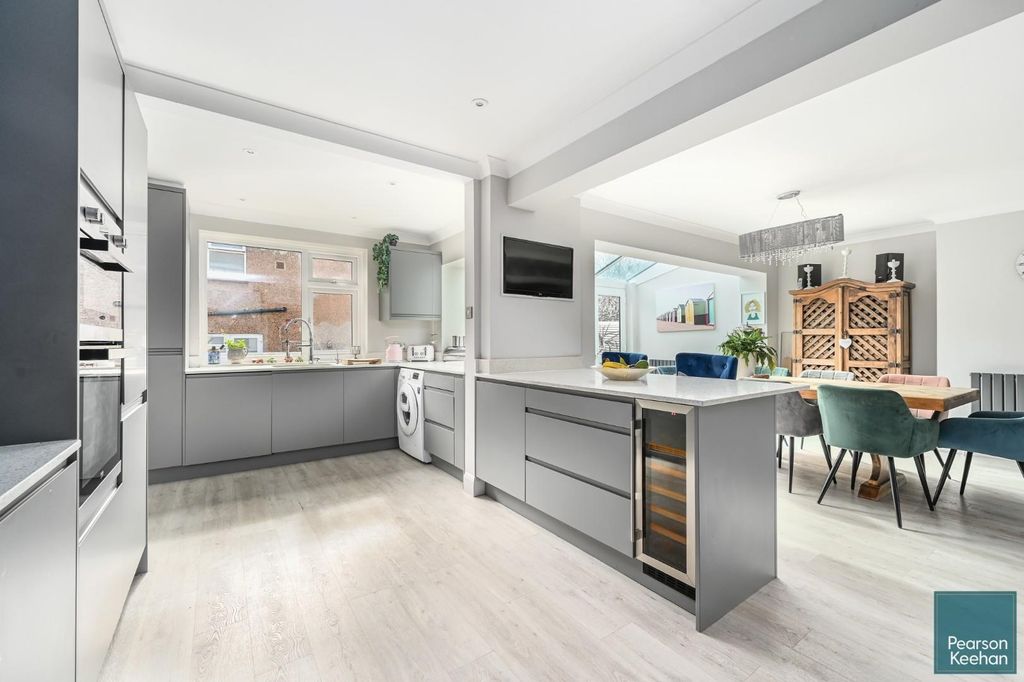 Property photo 2 of 29 Kitchen/Dining Room