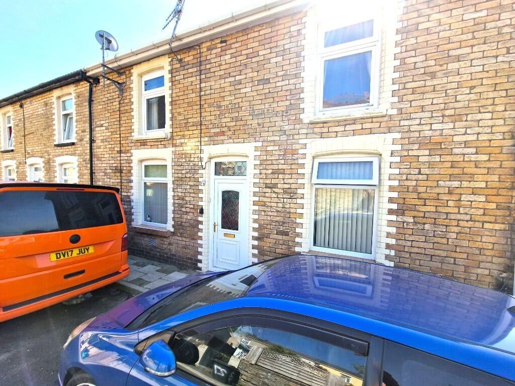 Property photo 1 of 12