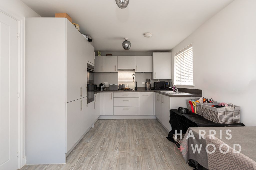 Property photo 3 of 17 4326332