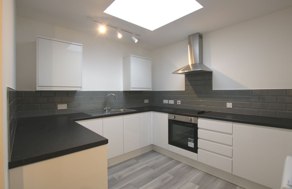 Property photo 1 of 8 6