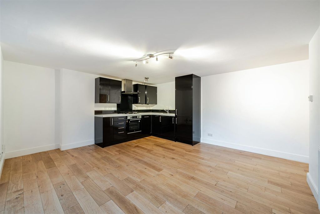 Property photo 3 of 12 1387334-13-6930678B5Ea25.Jpg