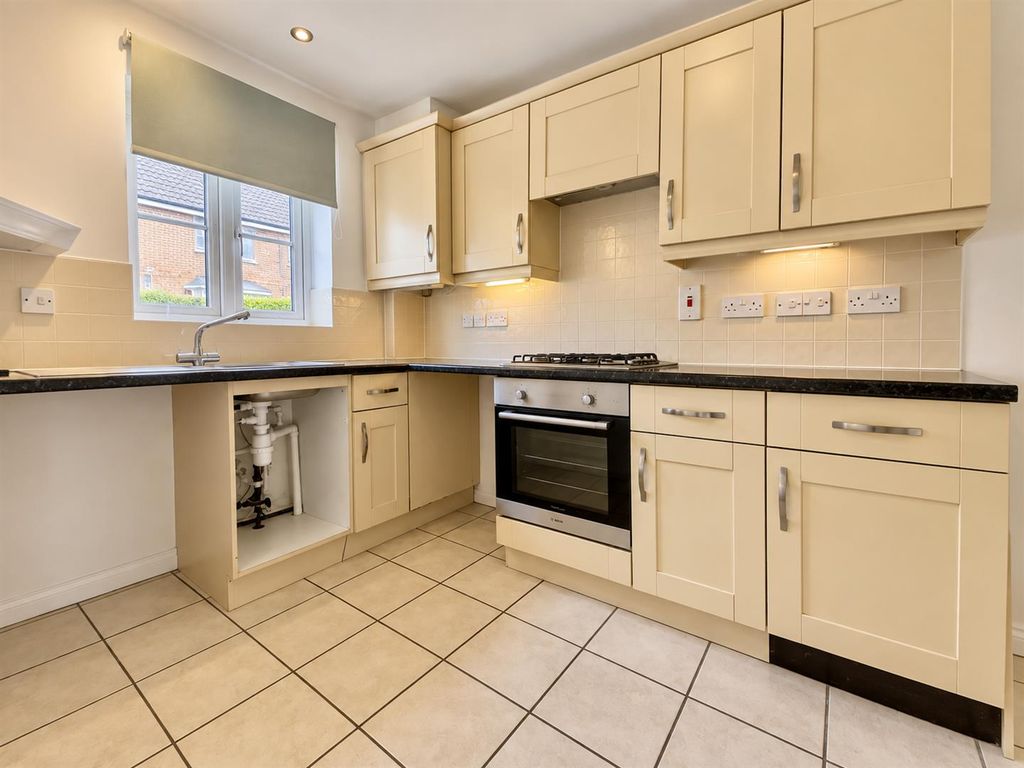 Property photo 2 of 8 Kitchen