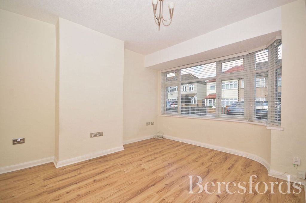 Property photo 2 of 14 Picture No. 04