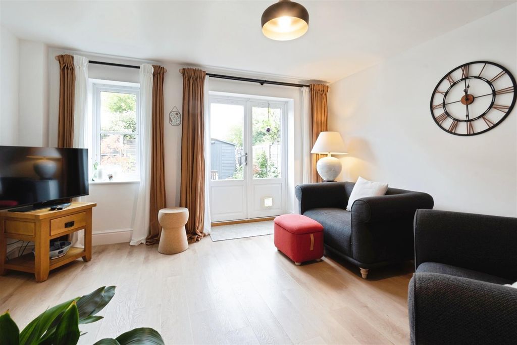 Property photo 2 of 17
