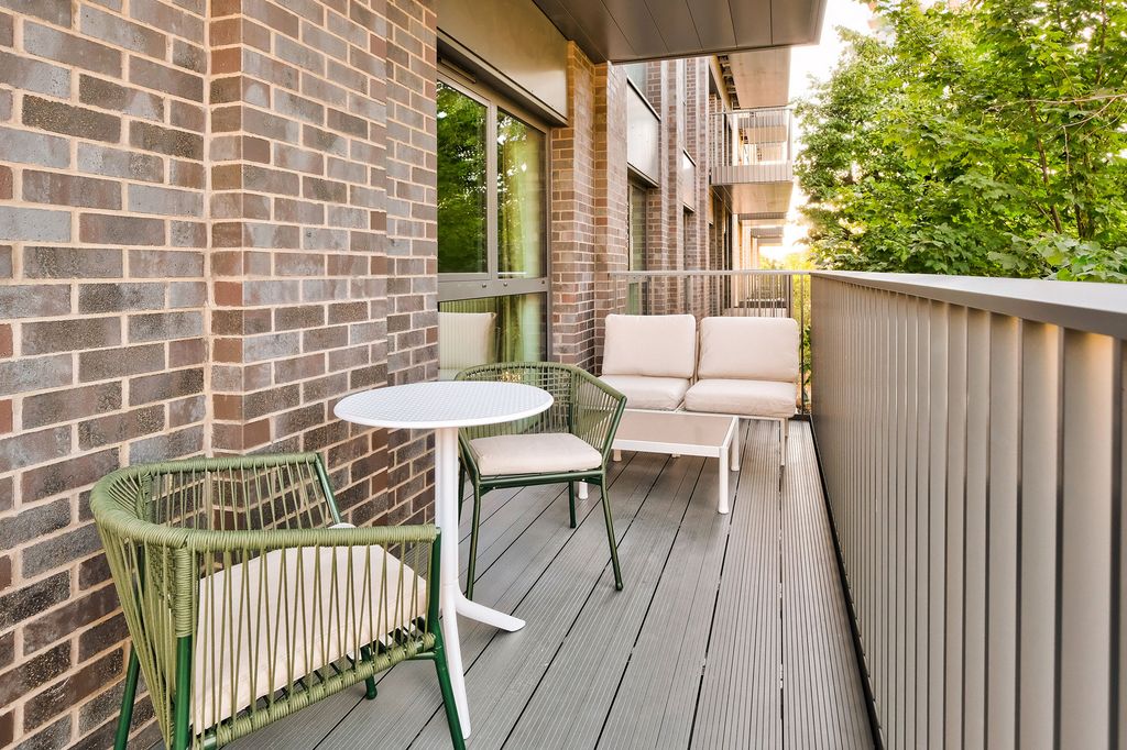 Property photo 3 of 11 Balcony