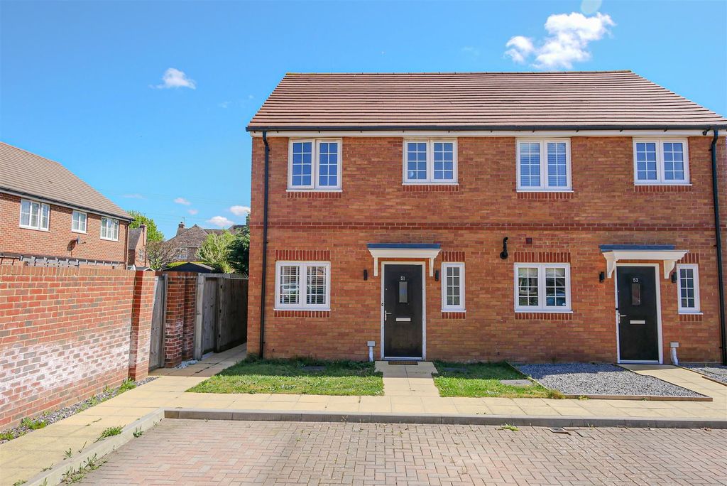 Property photo 1 of 15 Approach