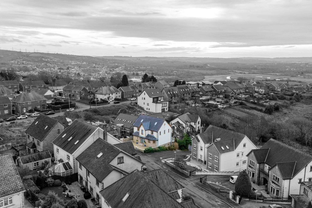 Property photo 2 of 53 Gallery