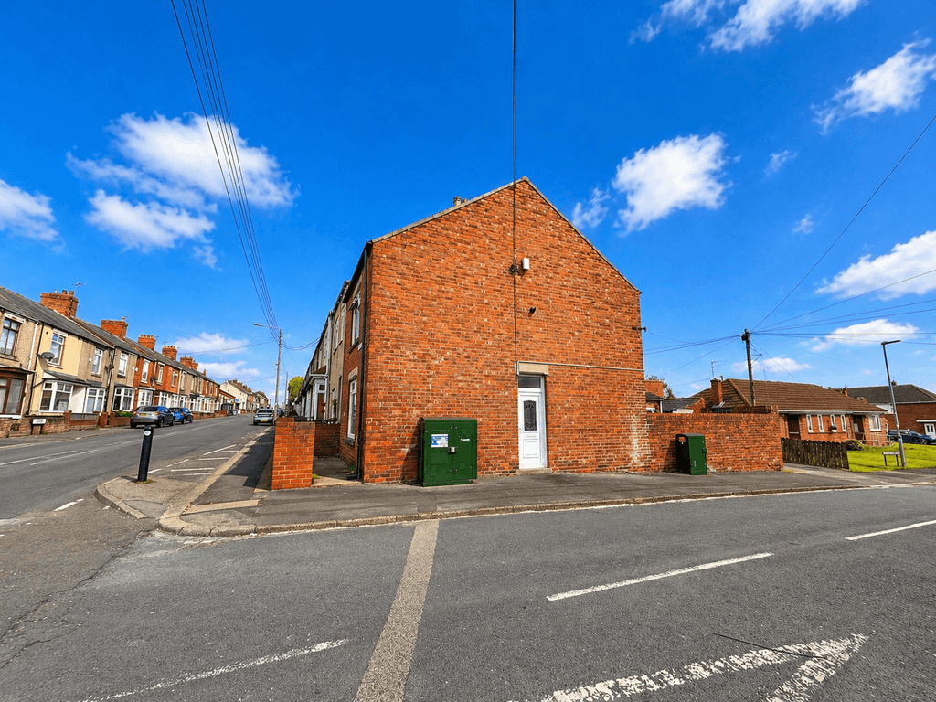 Property photo 1 of 10 2 Bedroom Terraced For Rent Regent Terrace, Stockton On Tees, Ts21