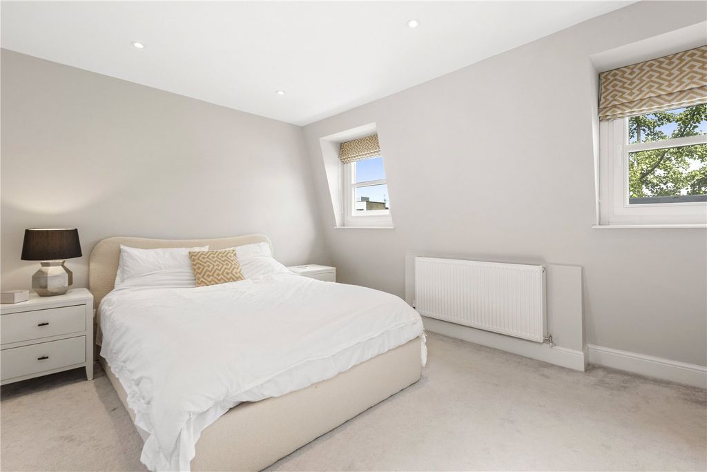 Property photo 3 of 19 Picture No. 17