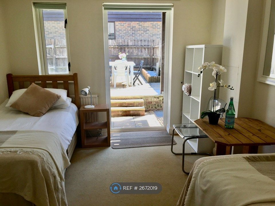 Property photo 3 of 14 Twin Bedroom