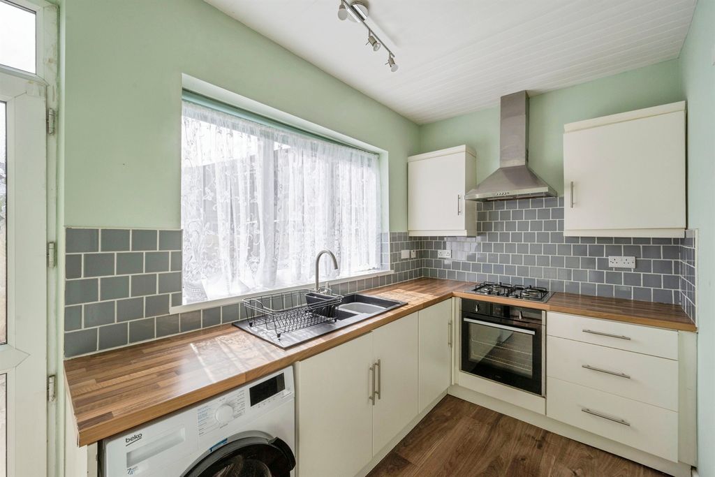 Property photo 3 of 16
