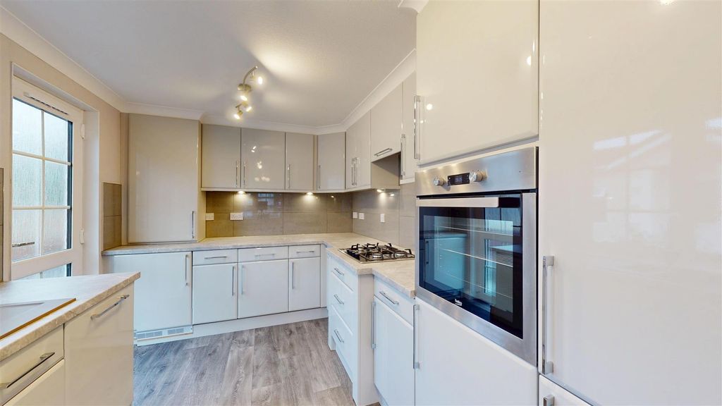 Property photo 2 of 16 53-Pont-Pentre-Park-08272026_130930.Jpg