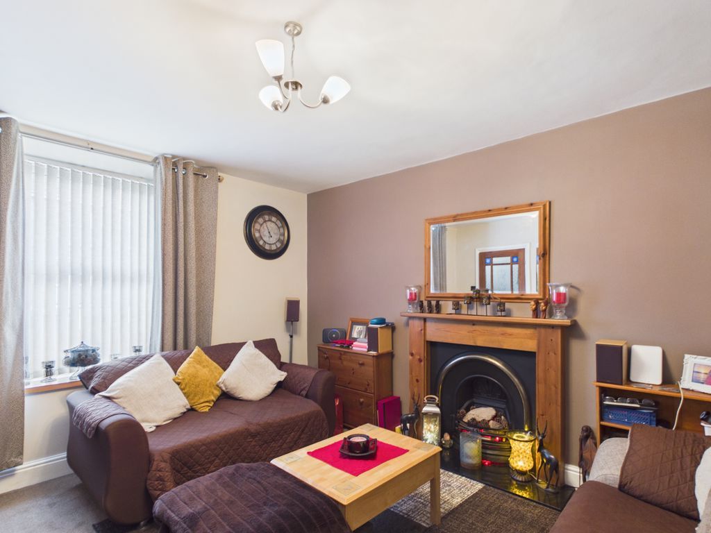 Property photo 2 of 13 Lounge