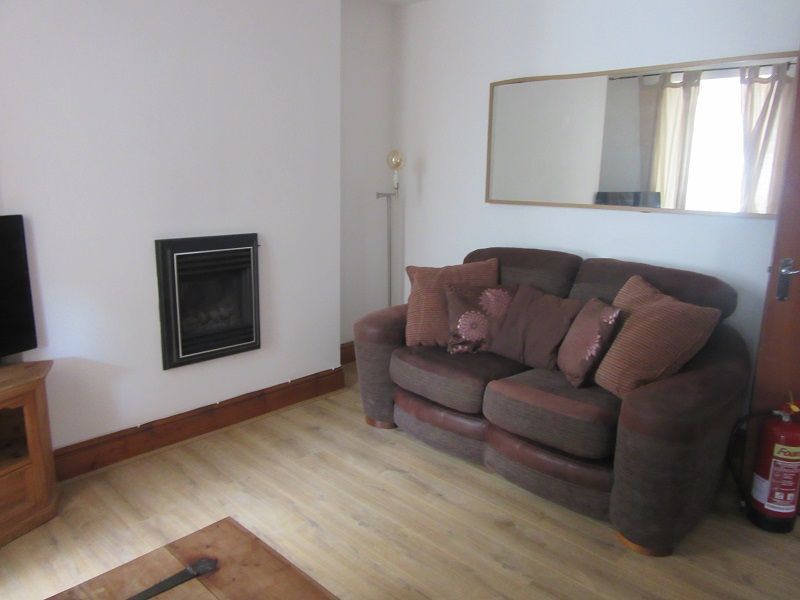 Property photo 2 of 8 Lounge