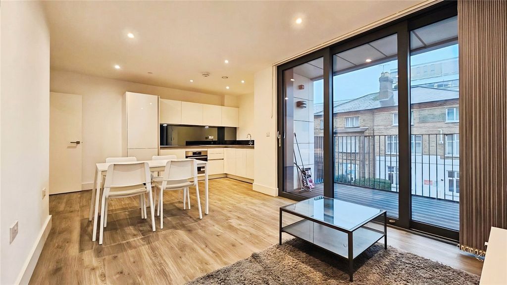 Property photo 2 of 15 Reception/Kitchen