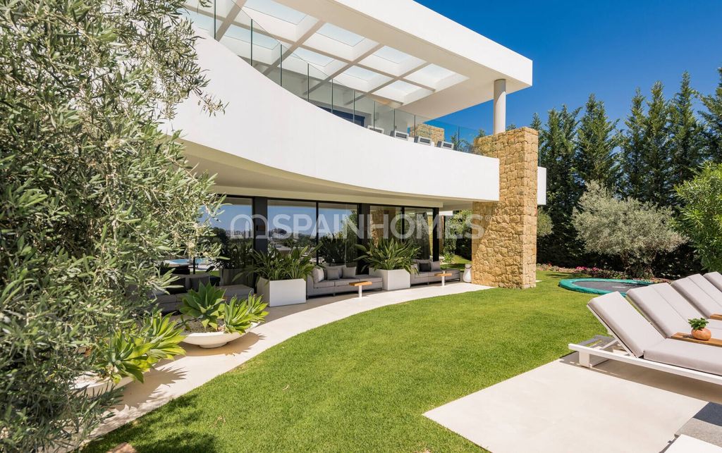 Property photo 2 of 41