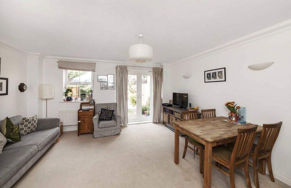 Property photo 2 of 6