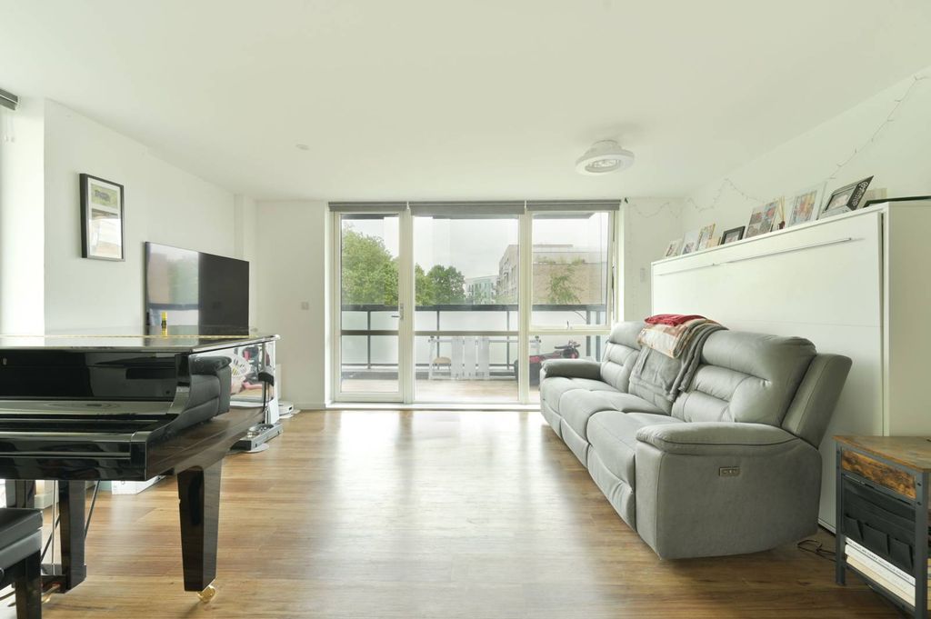 Property photo 3 of 12