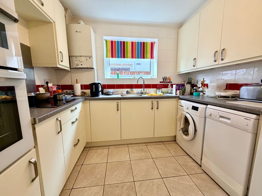 Property photo 3 of 16