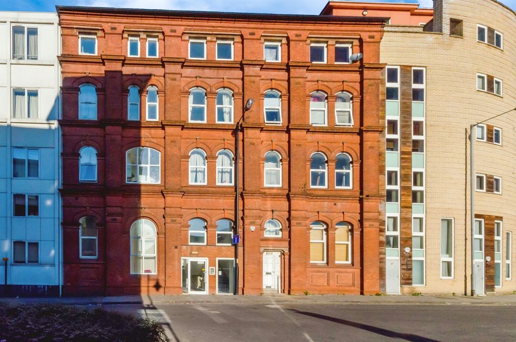 Property photo 1 of 9