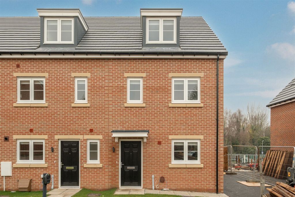 Property photo 1 of 9 Exterior