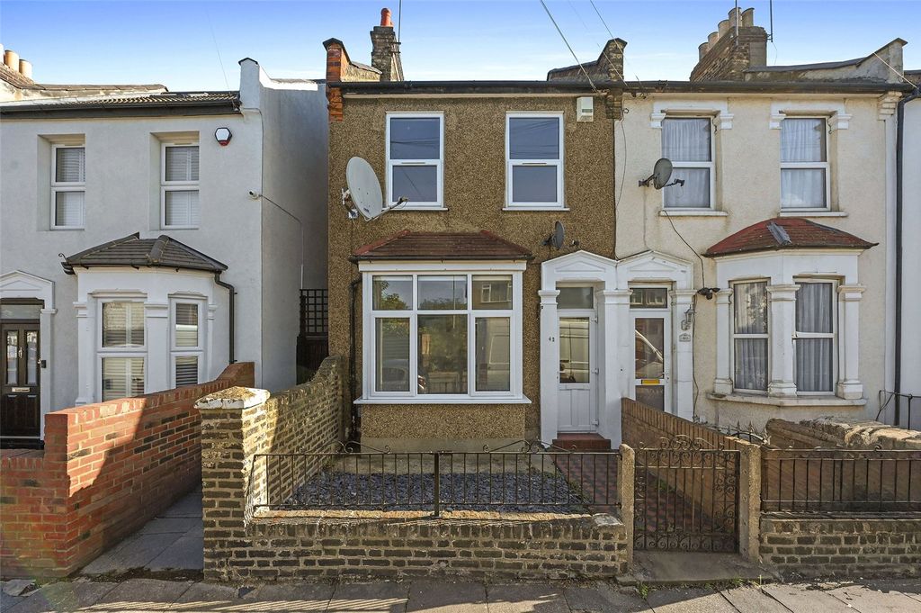 Property photo 2 of 18 Exterior