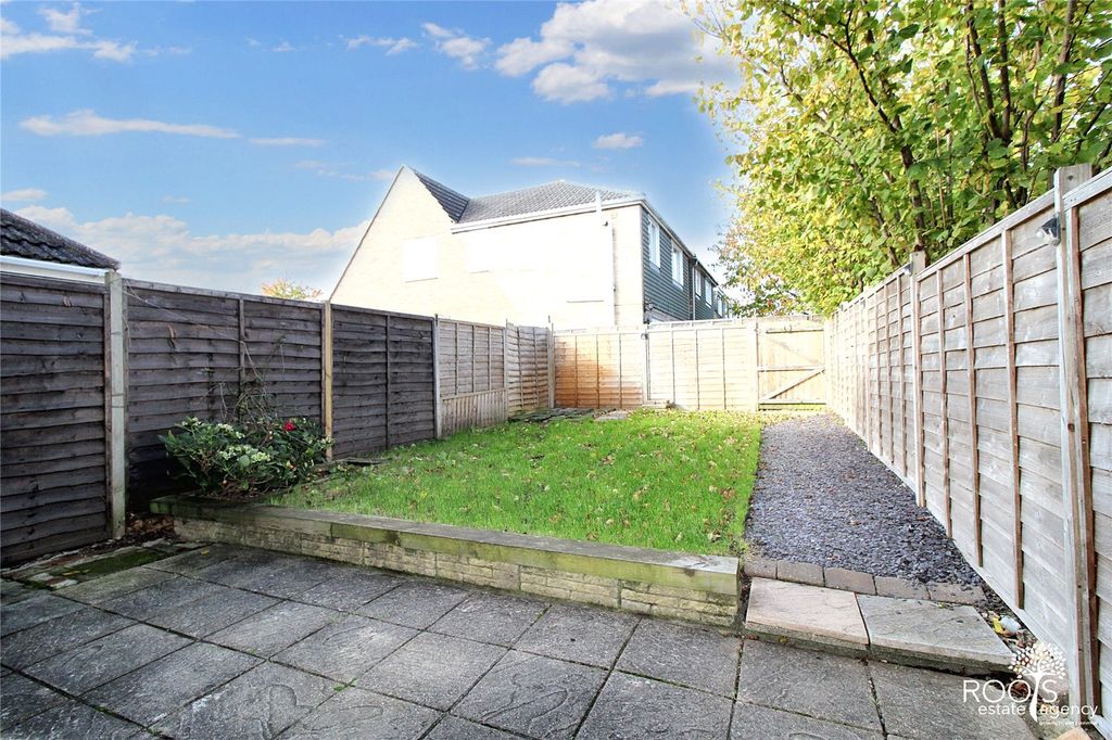 Property photo 2 of 13 Garden