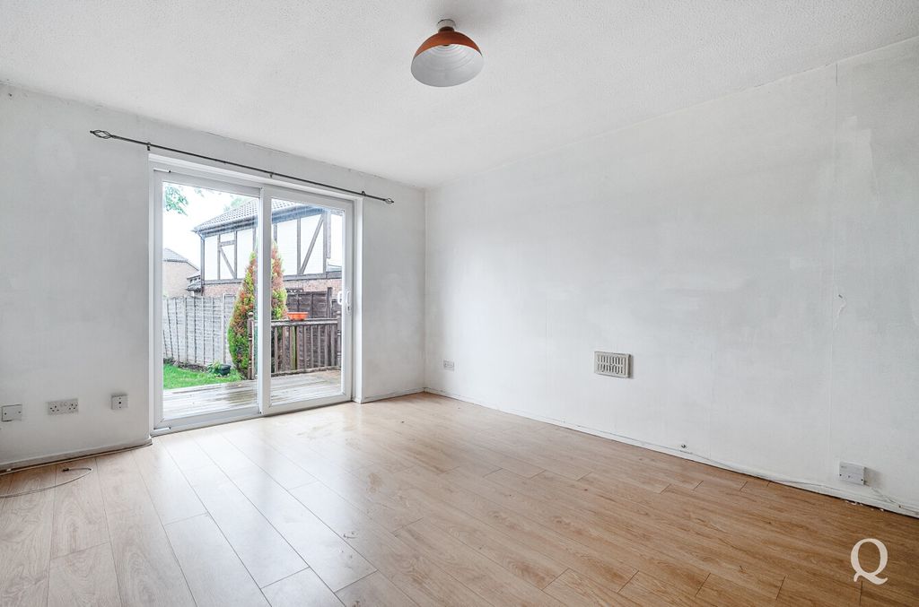 Property photo 3 of 21 647087d2-795B-4cd...