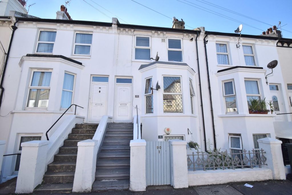 Property photo 1 of 5 2, 90 Cavendish Place.Jpg