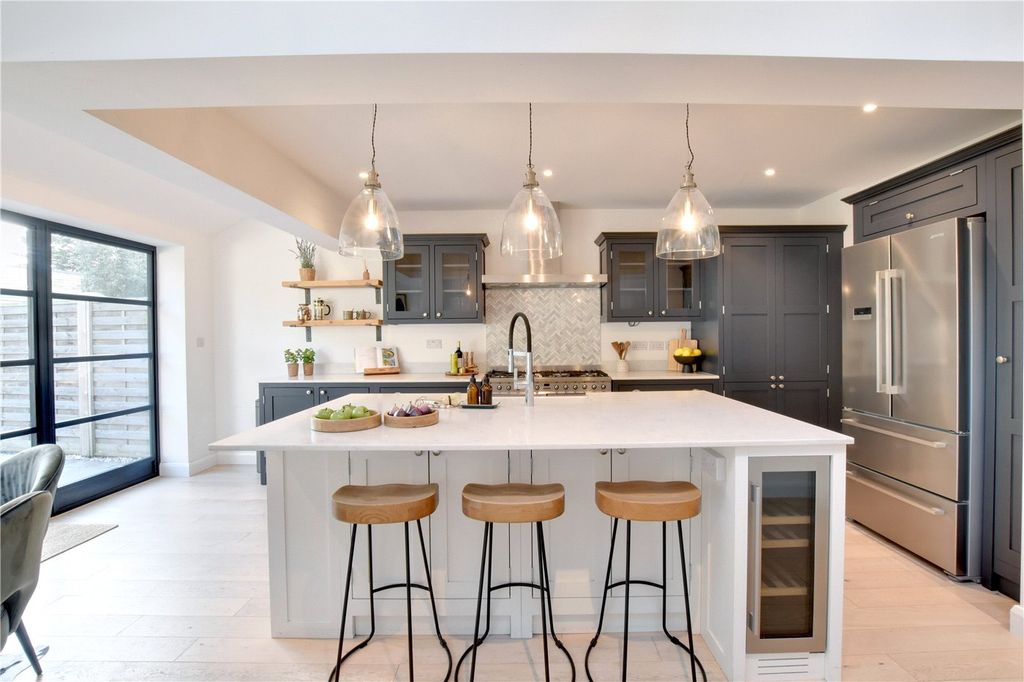 Property photo 1 of 27 Picture No. 30