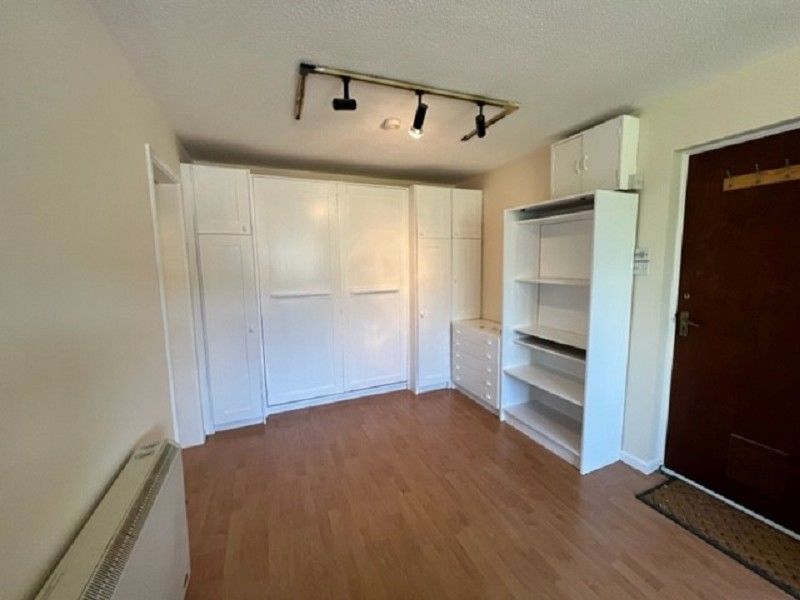 Property photo 3 of 10 Bedroom