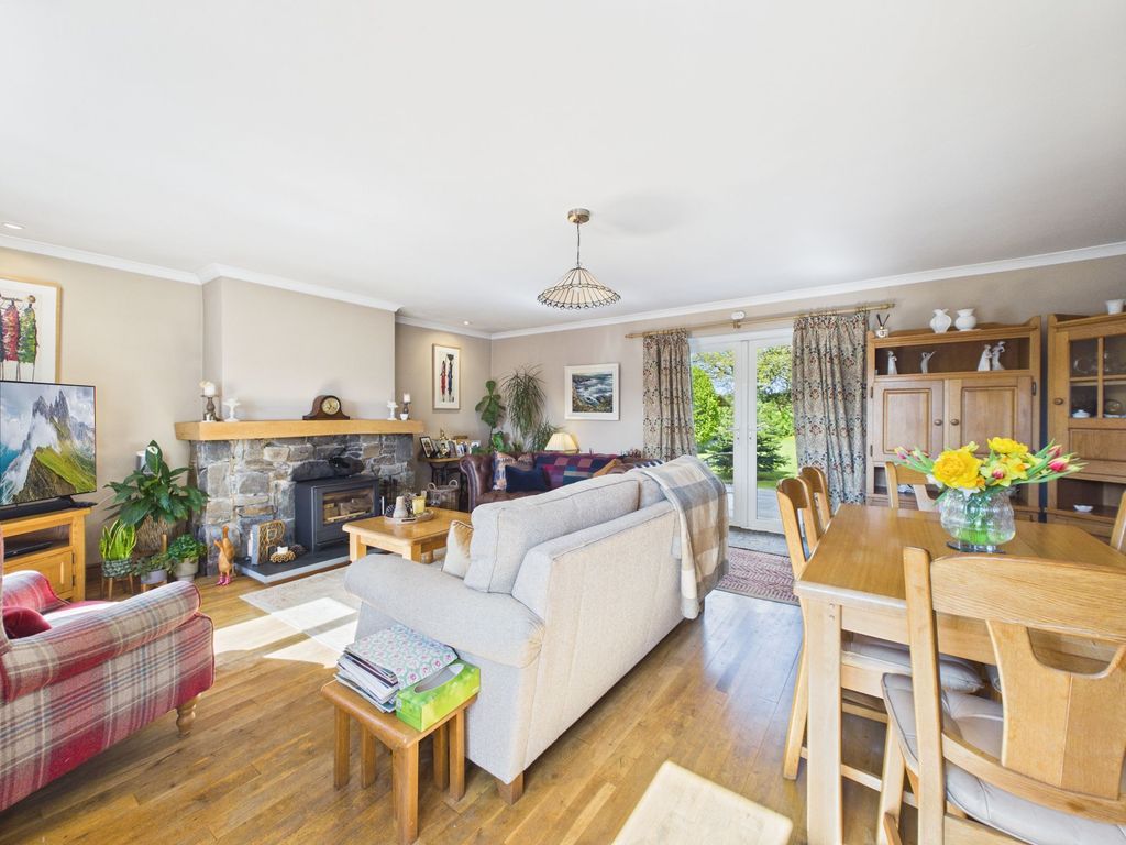 Property photo 3 of 41