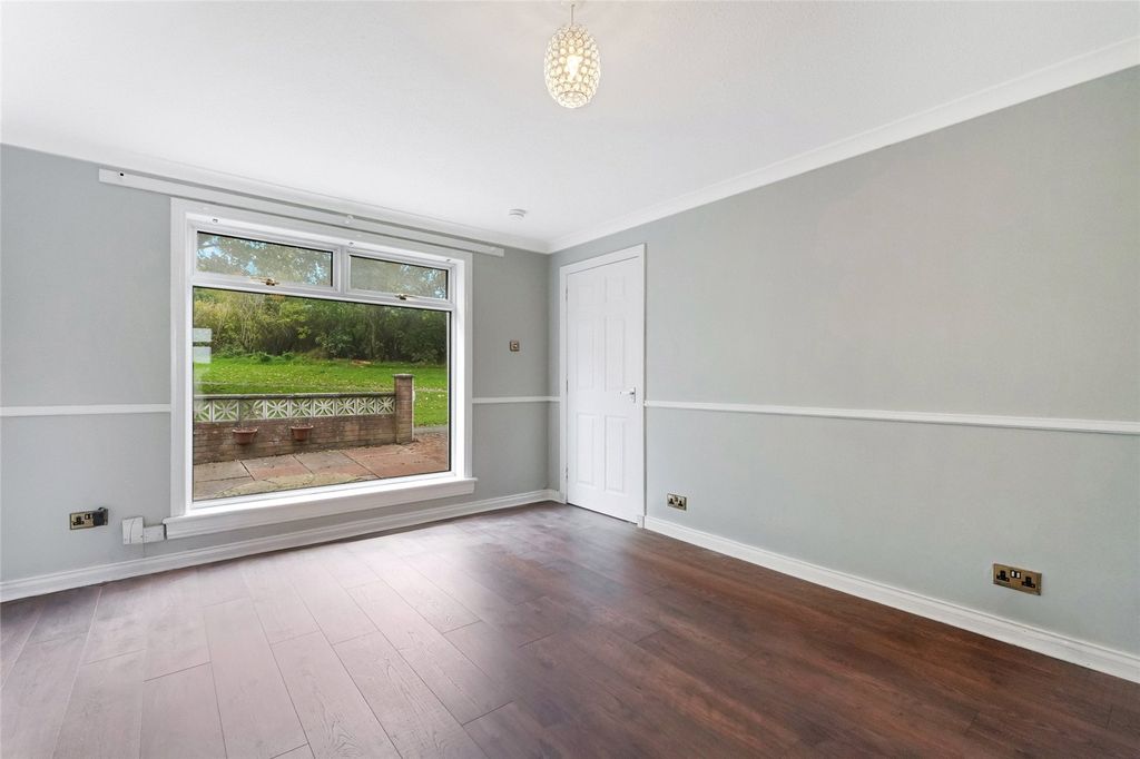 Property photo 3 of 21 Picture No. 06