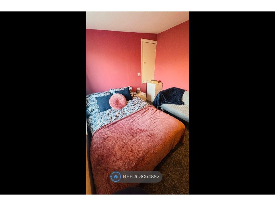 Property photo 2 of 19 Room 6 - Double Room For Single Occupancy Only