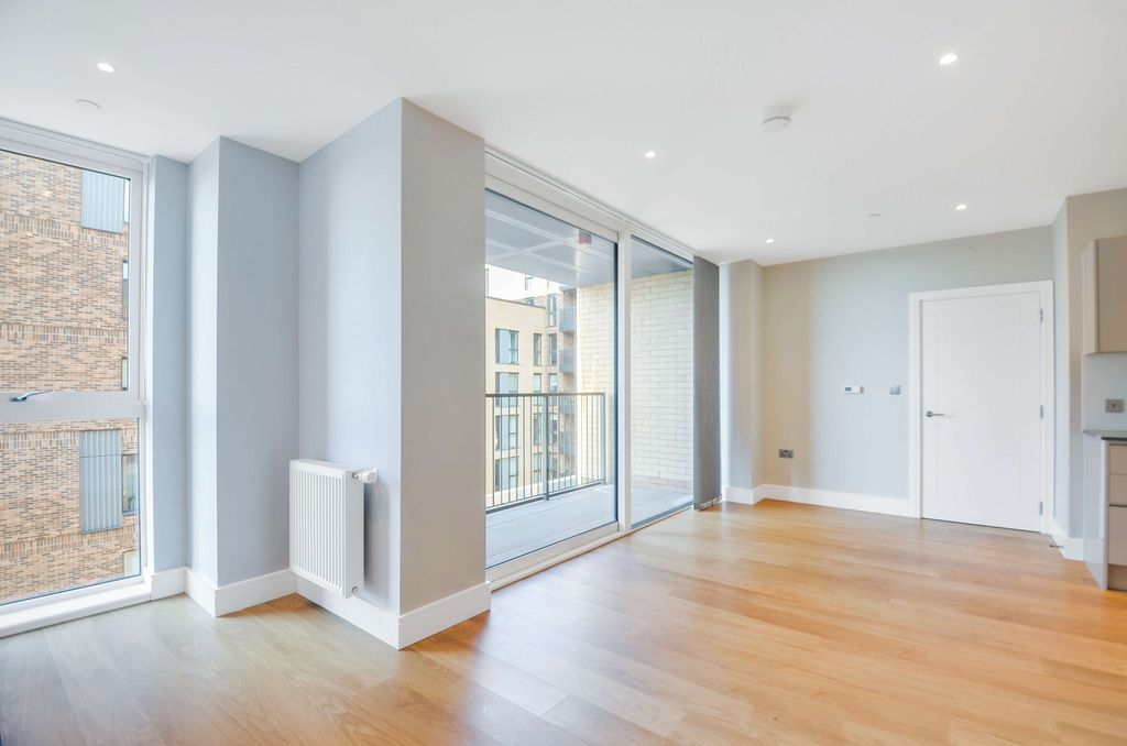 Property photo 2 of 22 Lounge Area_Pic_ (4).Jpg