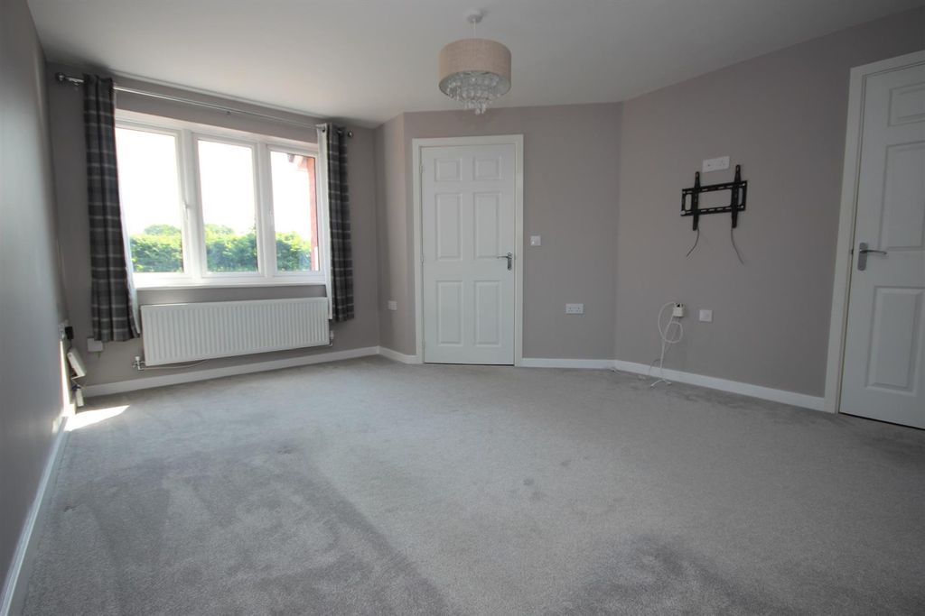 Property photo 2 of 19 Living Room 2.Jpg