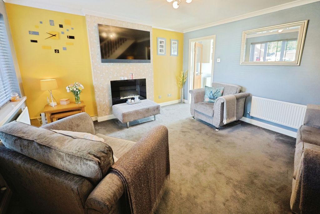 Property photo 3 of 17 Pbox-Img.Jpg