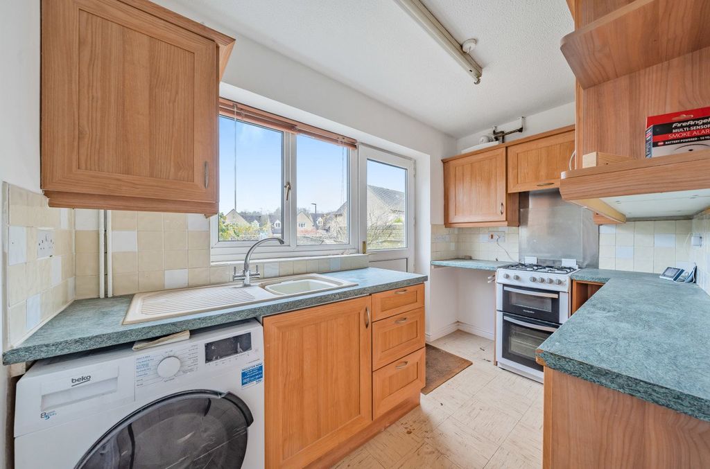 Property photo 3 of 13 Kitchen